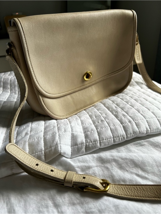 Coach Handbags - Vintage COACH City Bag 9790 Ivory Bone / Cream Leather Made in USA Crossbody